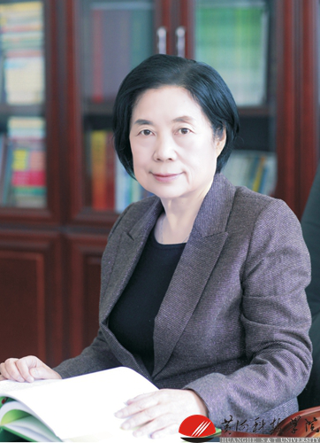 黄河科技学院胡大白董事长入选改革开放40年“教育人物40名”榜单